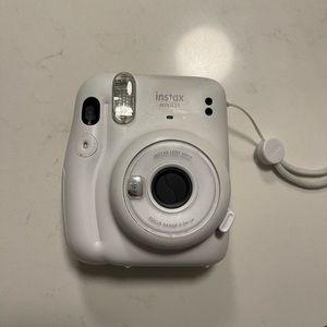 Instanx mini 11 with 3 packs of film